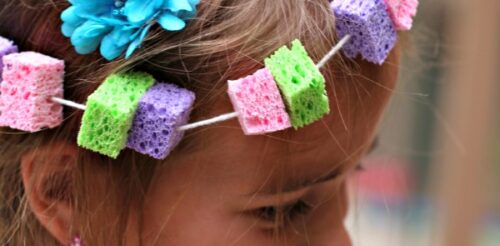 Such an EASY and COLORFUL way to cool off when the temperatures rise! Best of all, this project uses supplies bought at the Dollar Store. This post tell you everything you need and gives helpful tips to make it a piece of cake!