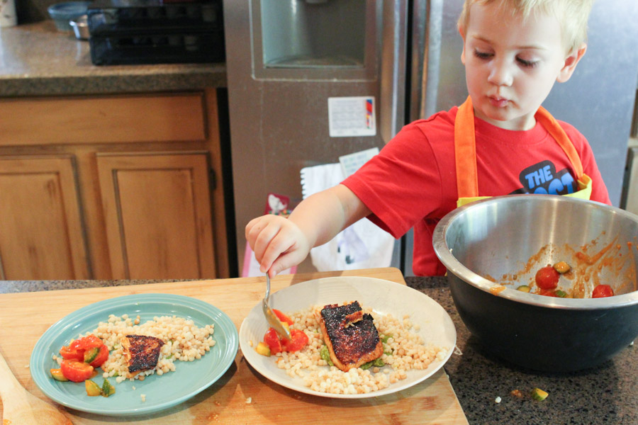 Your weeknight dinners need this life hack. Easy and healthy meals that will take care of your meal prep for the week. 