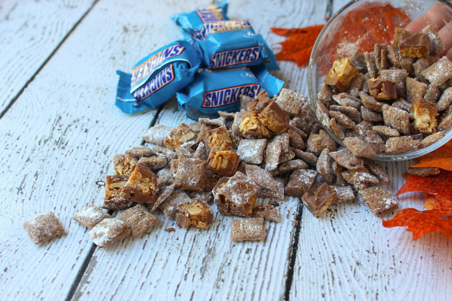 Perfect fall snack! SNICKERS® Crisper puppy chow makes a great football party food, sweet recipe or easy dessert.