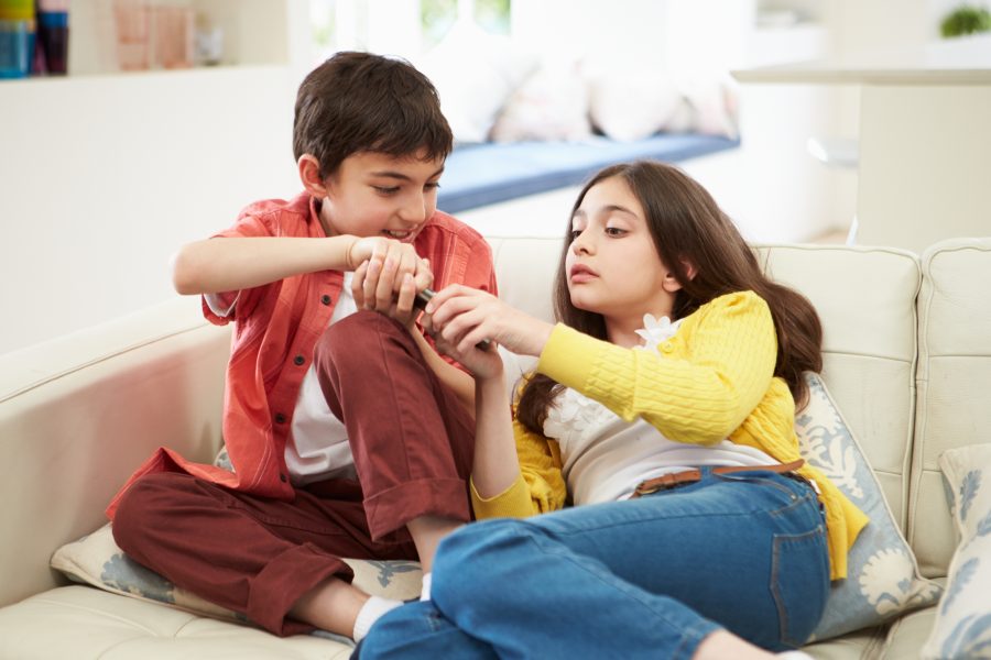 Sibling rivalry drives me insane!  Of all the parenting ideas on how to make siblings get along, these three steps are the only method that brings lasting peace in my house.  Totally recommend it if you want to stop sibling rivalry between your children and encourage kids to get along. 